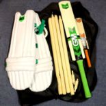 Bagged Gunn and Moore cricket set. Not available for in-house P&P, contact Paul O'Hea at Mailboxes