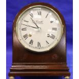 Comitti of London chiming mantel clock, H: 21 cm. P&P Group 3 (£25+VAT for the first lot and £5+