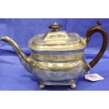 Hallmarked silver teapot, 530g. P&P Group 2 (£18+VAT for the first lot and £3+VAT for subsequent