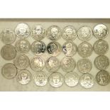 Complete set of England 1998 coins. P&P Group 1 (£14+VAT for the first lot and £1+VAT for subsequent