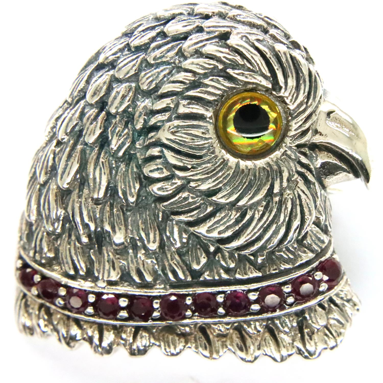 Sterling silver stone set Owl brooch, H: 3 cm. P&P Group 1 (£14+VAT for the first lot and £1+VAT for