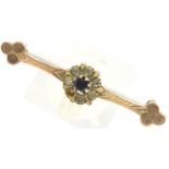 9ct gold brooch set with blue and white stone, L: 32 mm, 1.5g. One stone missing. P&P Group 1 (£14+