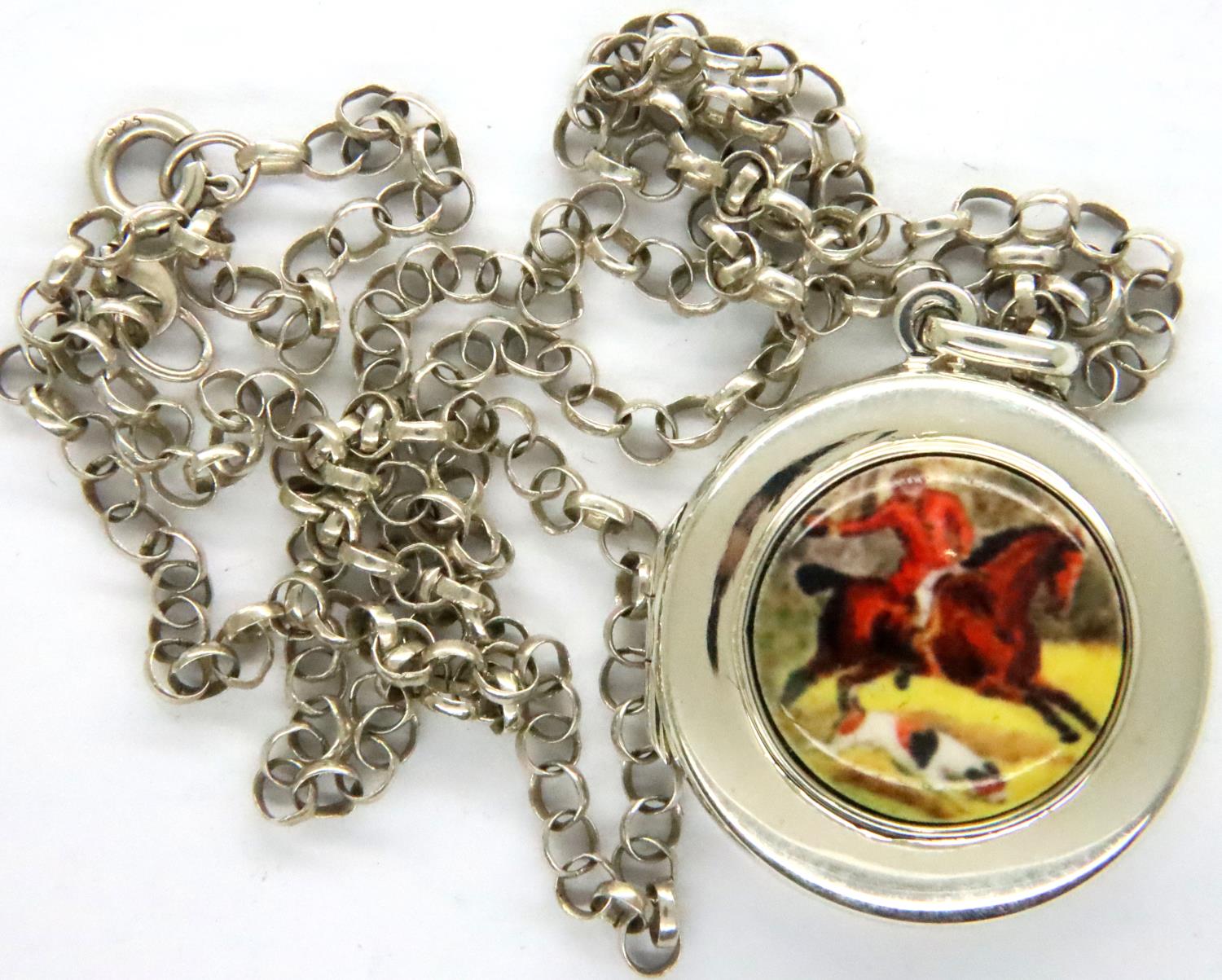 925 silver horse and rider locket and chain. Chain L: 51 cm. P&P Group 1 (£14+VAT for the first