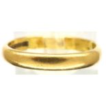 22ct gold wedding band, size R/S, 4.8g. P&P Group 1 (£14+VAT for the first lot and £1+VAT for