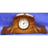 Edwardian inlaid oak mantel clock, H: 10 cm. P&P Group 2 (£18+VAT for the first lot and £3+VAT for