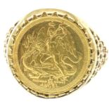 9ct gold mounted 1/20th oz Isle of Man coin ring, size T, 4.2g. P&P Group 1 (£14+VAT for the first