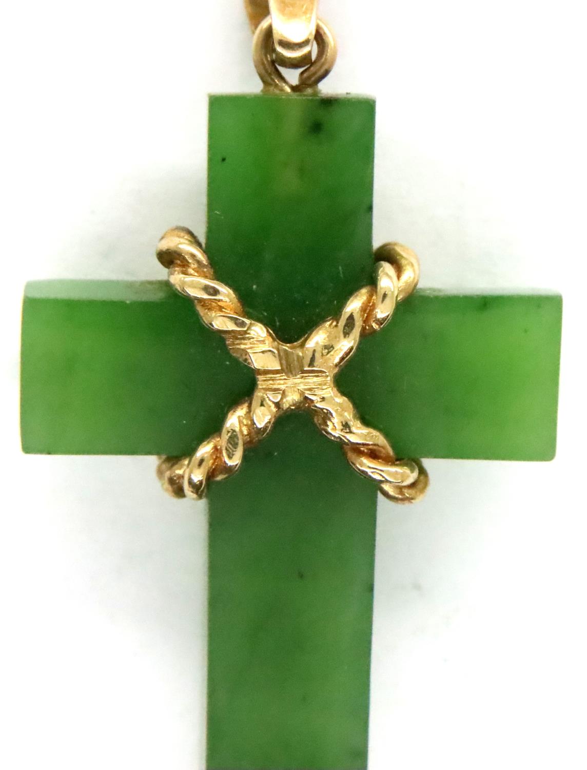 9ct gold mounted jadeite cross pendant, H: 35 mm. P&P Group 1 (£14+VAT for the first lot and £1+ - Image 3 of 3