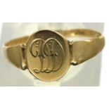 9ct gold signet ring with engraved initials DD, size N/O, 1.1g. P&P Group 1 (£14+VAT for the first