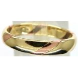 9ct gold two tone gents wedding band, size W/X, 5.2g. P&P Group 1 (£14+VAT for the first lot and £