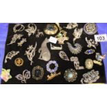 Display cushion of vintage brooches. P&P Group 2 (£18+VAT for the first lot and £3+VAT for