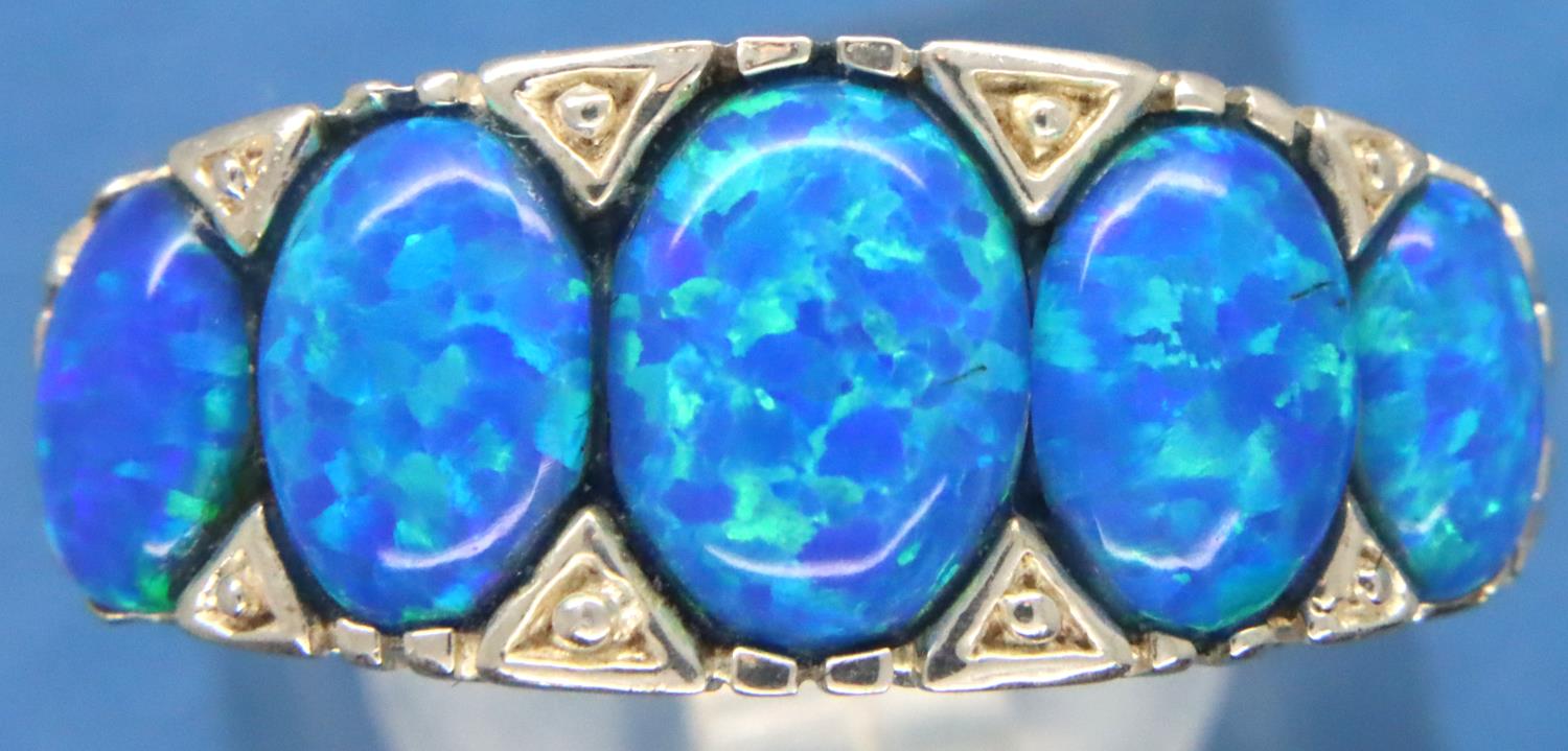 925 silver opal set ring, size Q. P&P Group 1 (£14+VAT for the first lot and £1+VAT for subsequent