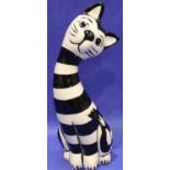 Lorna Bailey cat, Humbug, H: 18 cm. P&P Group 1 (£14+VAT for the first lot and £1+VAT for subsequent