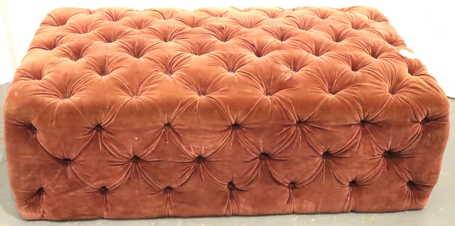 An oversized velour footstool, buttoned in the Chesterfield style, 130 x 80 x 40 cm H. Not available