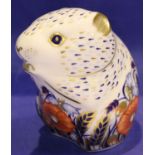 Royal Crown Derby Poppy Mouse with gold button, H: 7 cm. No cracks, chips or visible restoration.
