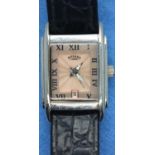 Rotary; gents wristwatch on leather strap, working at lotting. P&P Group 1 (£14+VAT for the first