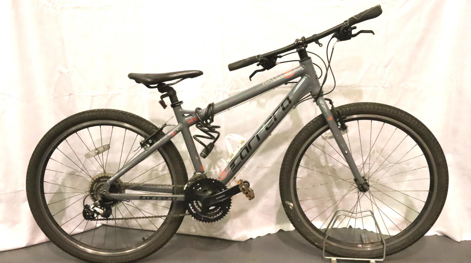 Carrera limited edition Axle trial bike, 17 inch frame, 18 gears. Not available for in-house P&P,