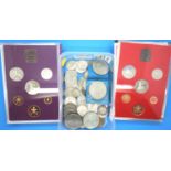 Assorted coins 1980-1981, and Great Britain sets in folders. P&P Group 3 (£25+VAT for the first