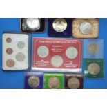 Mixed UK commemoratives of Elizabeth II including Isle of Man examples. P&P Group 1 (£14+VAT for the