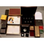 Large collection of various empty coin boxes including gold proof sets. P&P Group 1 (£14+VAT for the