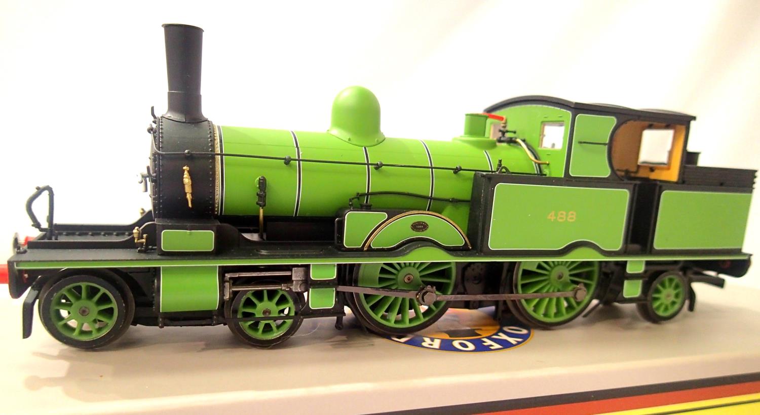 Oxford Rail OR76 AR003, Adams Radial tank, Southern Green, 488 in very near mint condition, boxed.