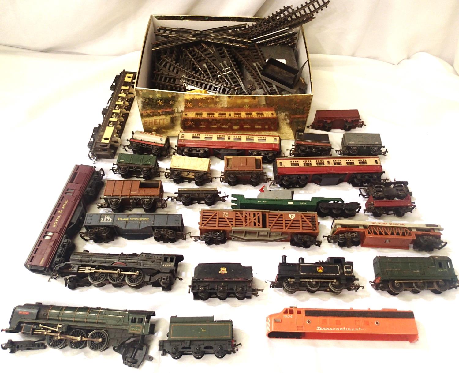 Triang OO scale Britannia Princess Elizabeth, Jinty and 08 Diesel and assorted wagons and coaches,