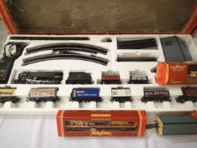 Hornby Evening Star super freight set, Evening Star locomotive, eight wagons, track controller