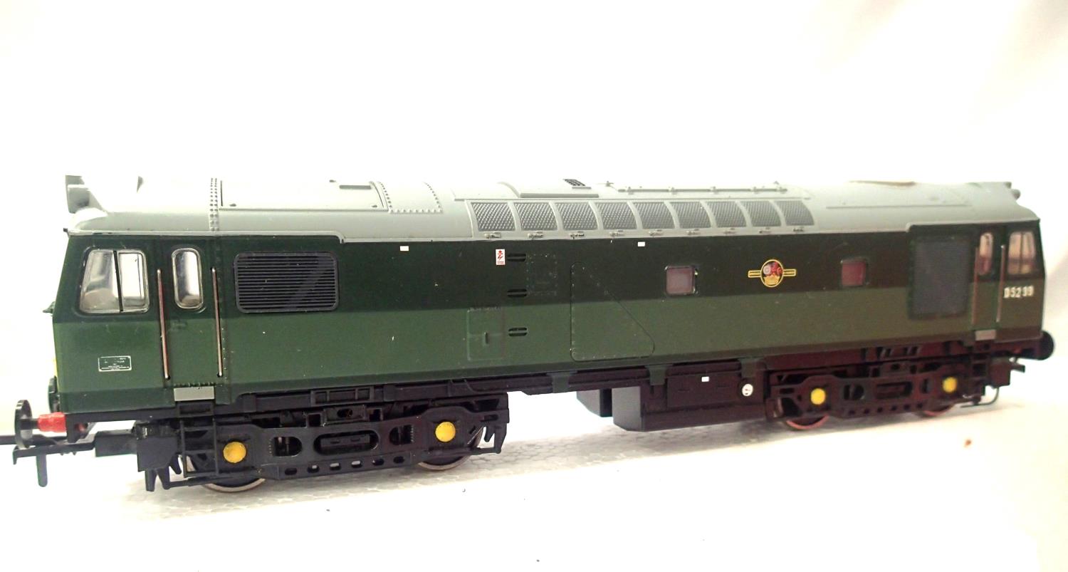 Bachmann renumber D5299 BR Green, Late Crest, in very good to excellent condition, unboxed. P&P