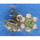 Pair of 9ct gold pearl and peridot screw back earrings, 3.0g. P&P Group 1 (£14+VAT for the first lot