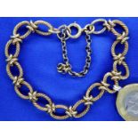 Victorian 9ct gold twist link bracelet, 23.9g. P&P Group 1 (£14+VAT for the first lot and £1+VAT for