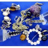 Collection of sterling silver jewellery, combined 55g. P&P Group 1 (£14+VAT for the first lot and £