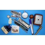Collection of pens and pencils and additional collectables. P&P Group 1 (£14+VAT for the first lot