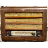 Oak cased vintage Kolster and Brandes radio. P&P Group 3 (£25+VAT for the first lot and £5+VAT for