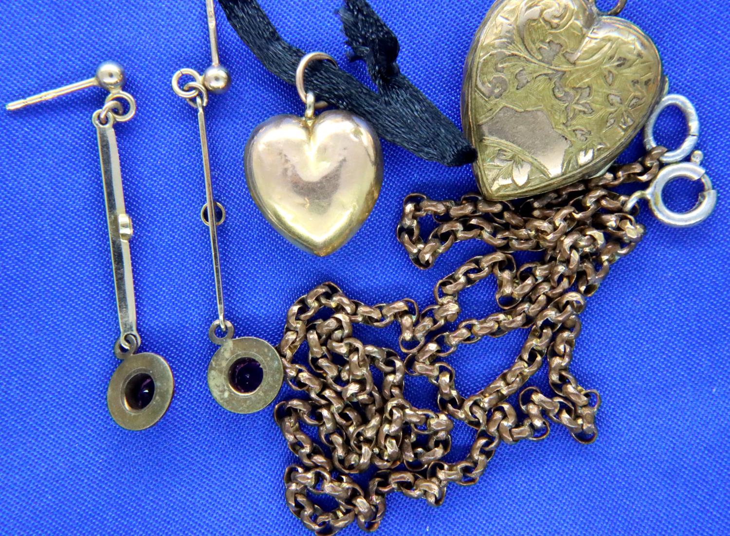 Presumed 9ct gold heart pendant (unmarked) with further antique jewellery. P&P Group 1 (£14+VAT - Image 2 of 2