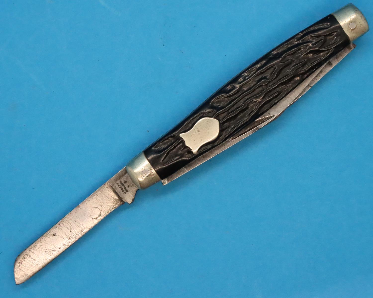 Horn handled Joseph Rodgers three bladed stock knife. P&P Group 1 (£14+VAT for the first lot and £