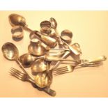 Collection of silver plated flatware and six napkin rings. P&P Group 1 (£14+VAT for the first lot