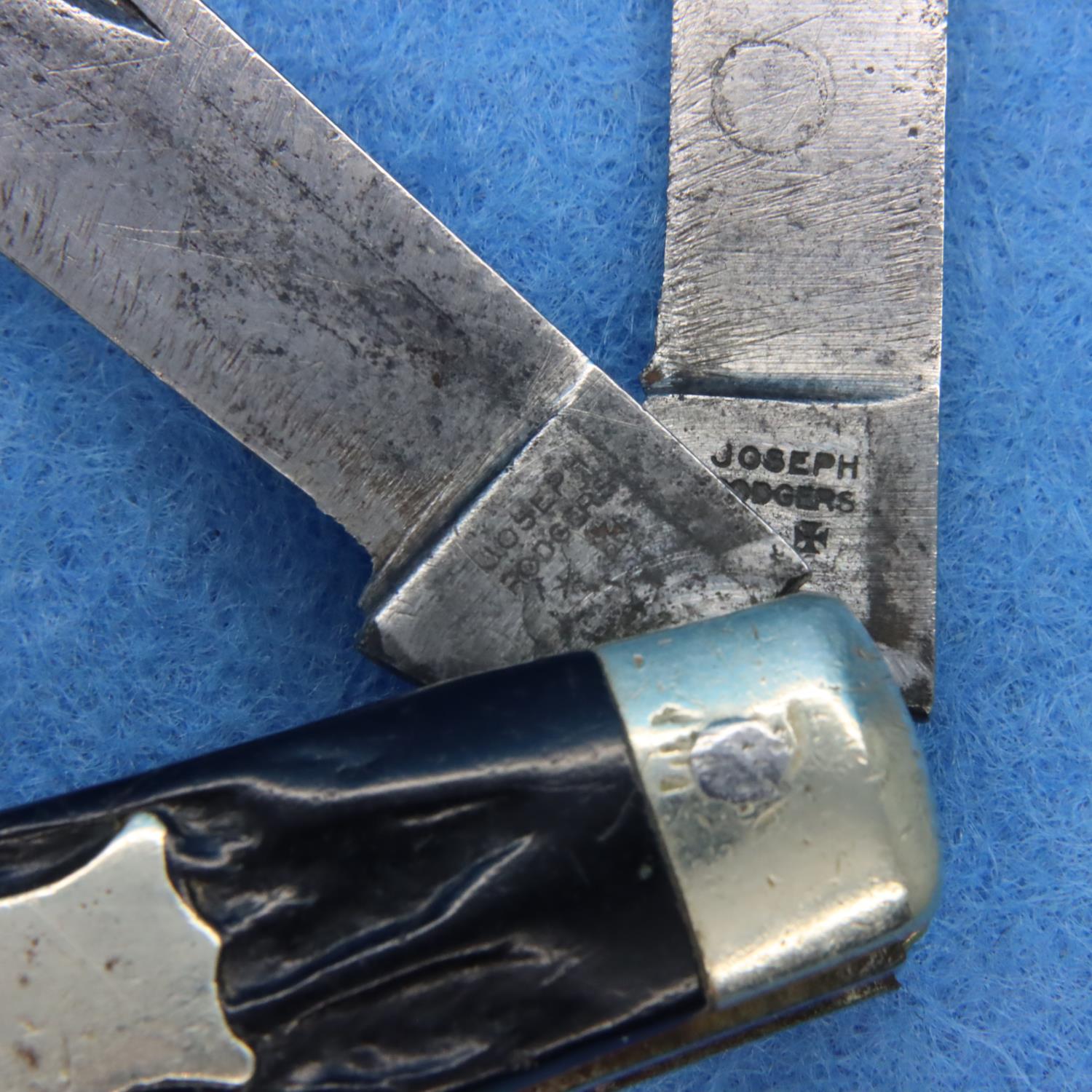 Horn handled Joseph Rodgers three bladed stock knife. P&P Group 1 (£14+VAT for the first lot and £ - Image 4 of 5