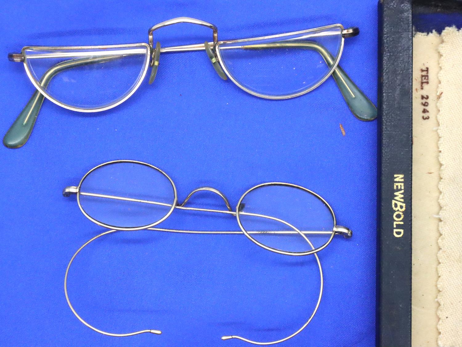 Two pairs of gold plated vintage spectacles. P&P Group 1 (£14+VAT for the first lot and £1+VAT for