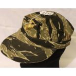 Vietnam War period USMC tiger camouflage cap. P&P Group 2 (£18+VAT for the first lot and £3+VAT
