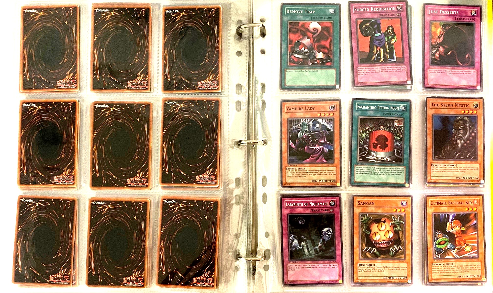 A trading cards folder of approximately 200 assorted Yu-Gi-Oh! cards. P&P Group 1 (£14+VAT for the