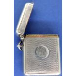 Hallmarked silver vesta case, Chester 1907, maker William Neale. P&P Group 1 (£14+VAT for the