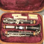 Cased Corton clarinet in excellent condition. P&P Group 3 (£25+VAT for the first lot and £5+VAT