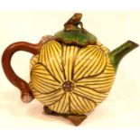 Antique enamelled copper frog finial, lily pond teapot, H: 10 cm. P&P Group 2 (£18+VAT for the first