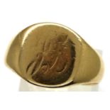 18ct gold signet ring, size S, 8.2g, Chester assay, 1916. P&P Group 1 (£14+VAT for the first lot and