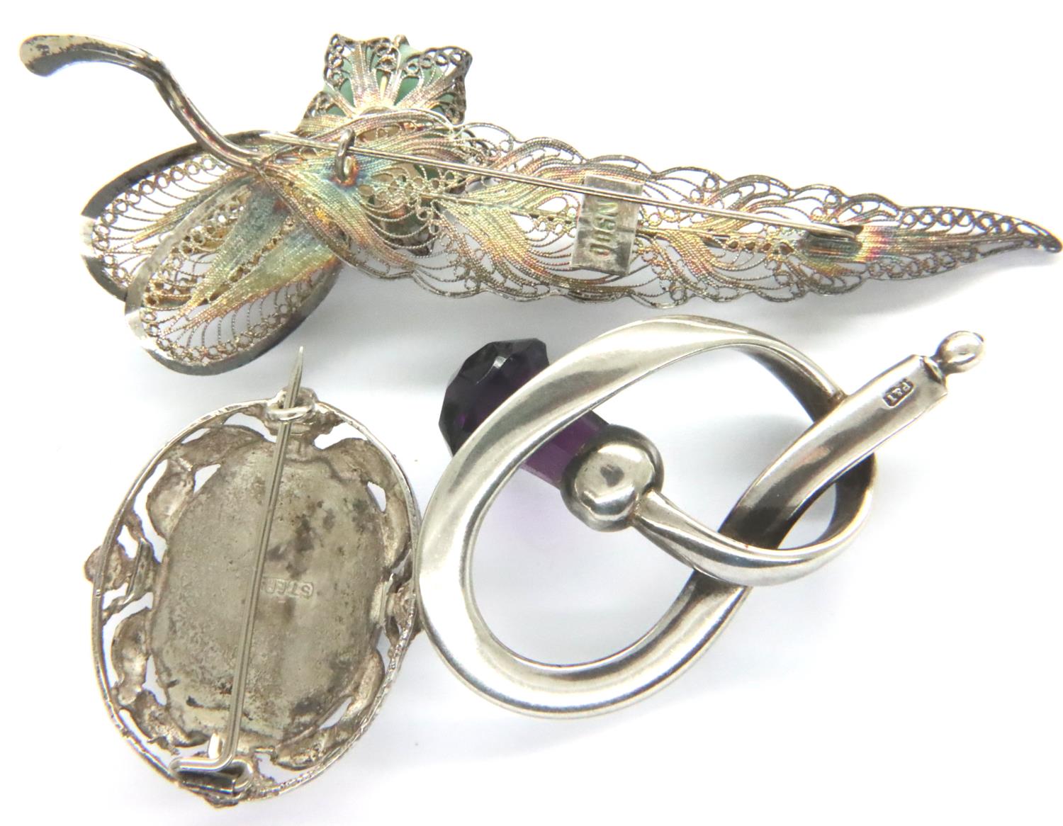 Three silver stone set brooches, including abalone and jade set, combined 23g. P&P Group 1 (£14+ - Image 2 of 3