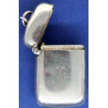 Small hallmarked silver vesta case, Birmingham 1899, maker Henry Williams & Son. P&P Group 1 (£14+