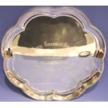 Boxed hallmarked silver plate with 1992 inscription, D: 22 cm, 330g. P&P Group 1 (£14+VAT for the