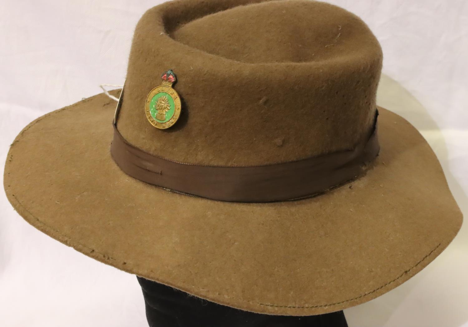 WWII British Womens Land Army badged hat. P&P Group 2 (£18+VAT for the first lot and £3+VAT for