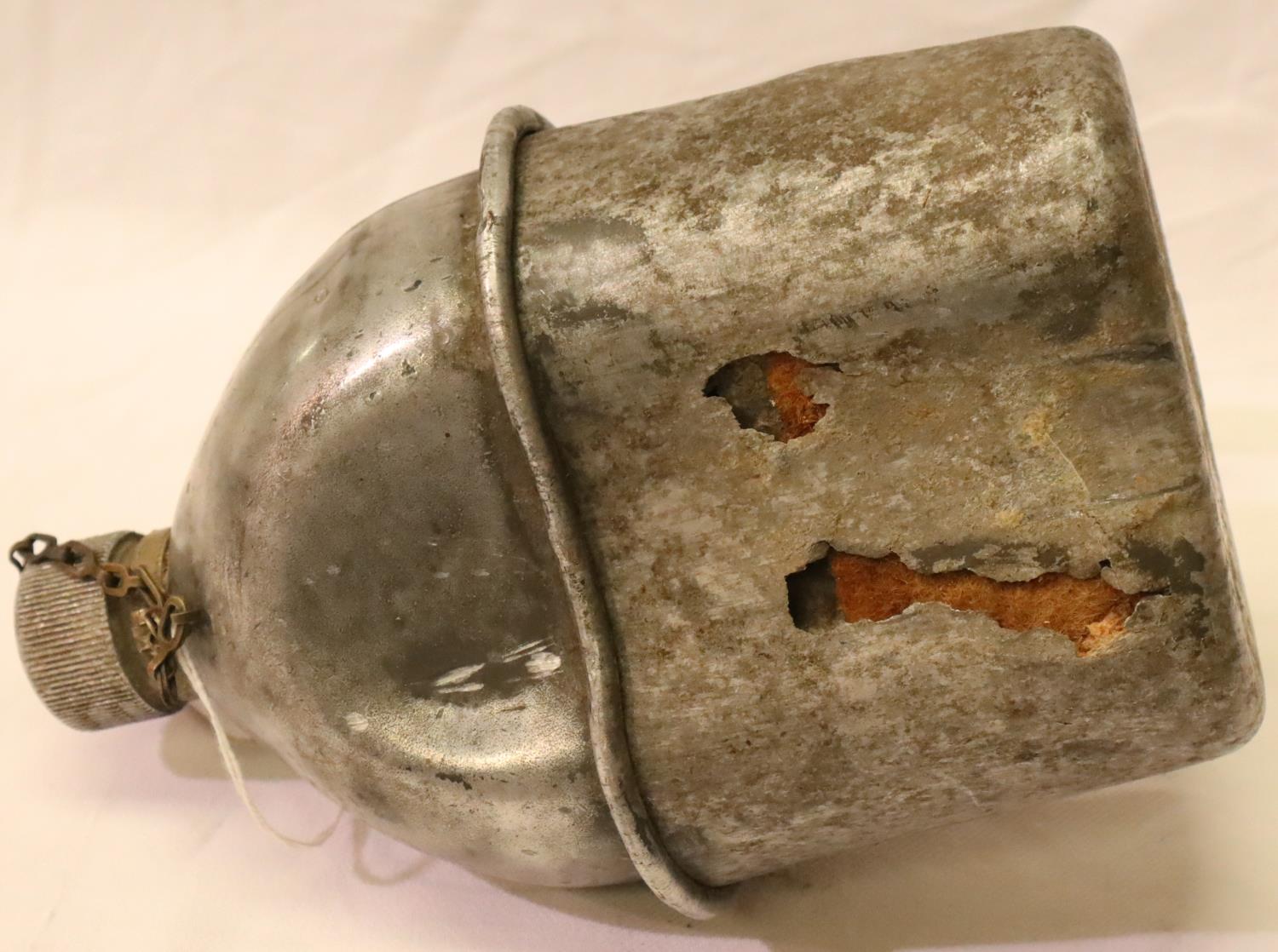 American WWI/WWII M1910 canteen with cup, mounted with an allied badge (unknown) semi relic - Image 2 of 2