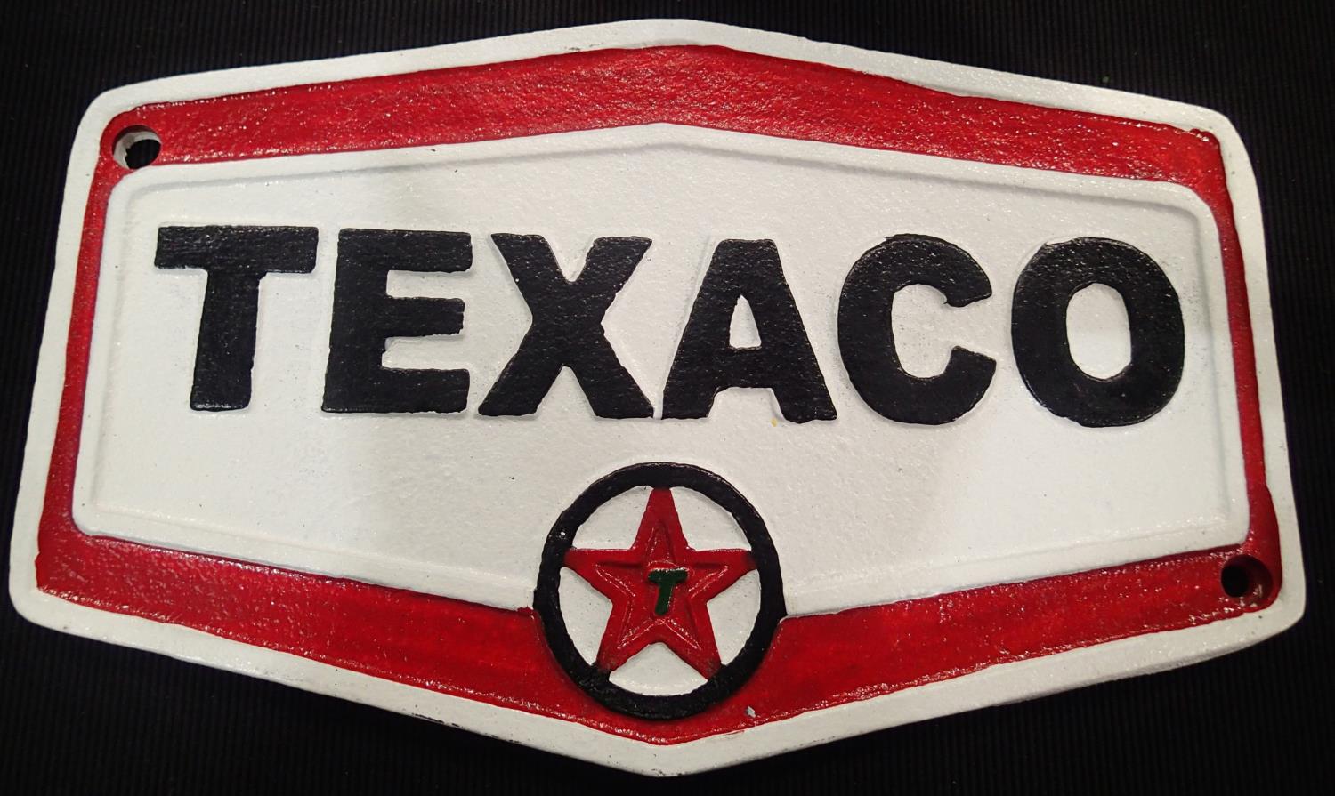 A Texaco modern cast iron sign, 22 x 14 cm. P&P Group 2 (£18+VAT for the first lot and £3+VAT for