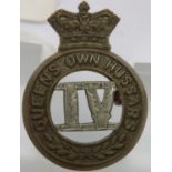 Victorian cap badge for the 4th Hussars Cavalry. P&P Group 1 (£14+VAT for the first lot and £1+VAT